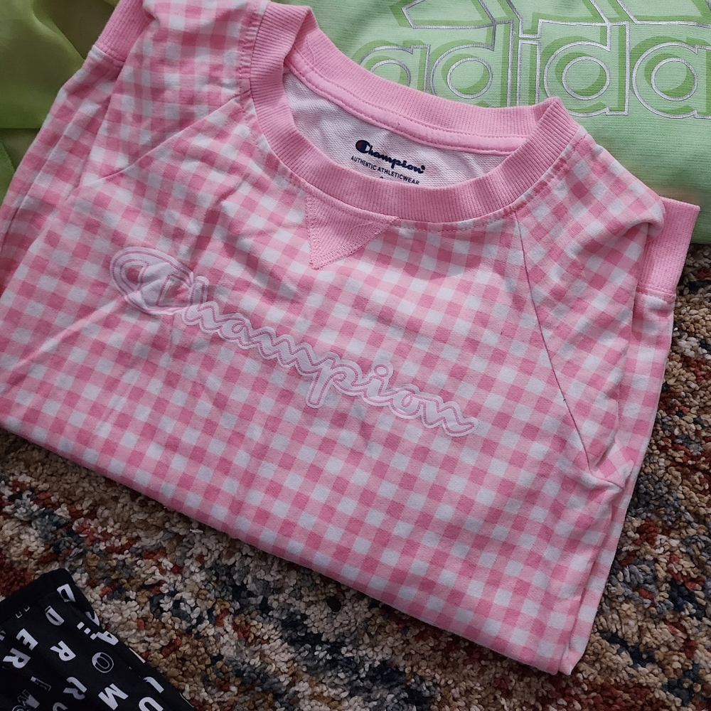 Pink Champion Girls sweater sweatshirt pink never used girls Champion